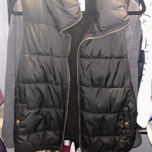 Old Navy black vest, size M!